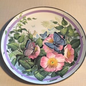 Common blue Floral Butterfly Decorative Plate. Plate number 3587.